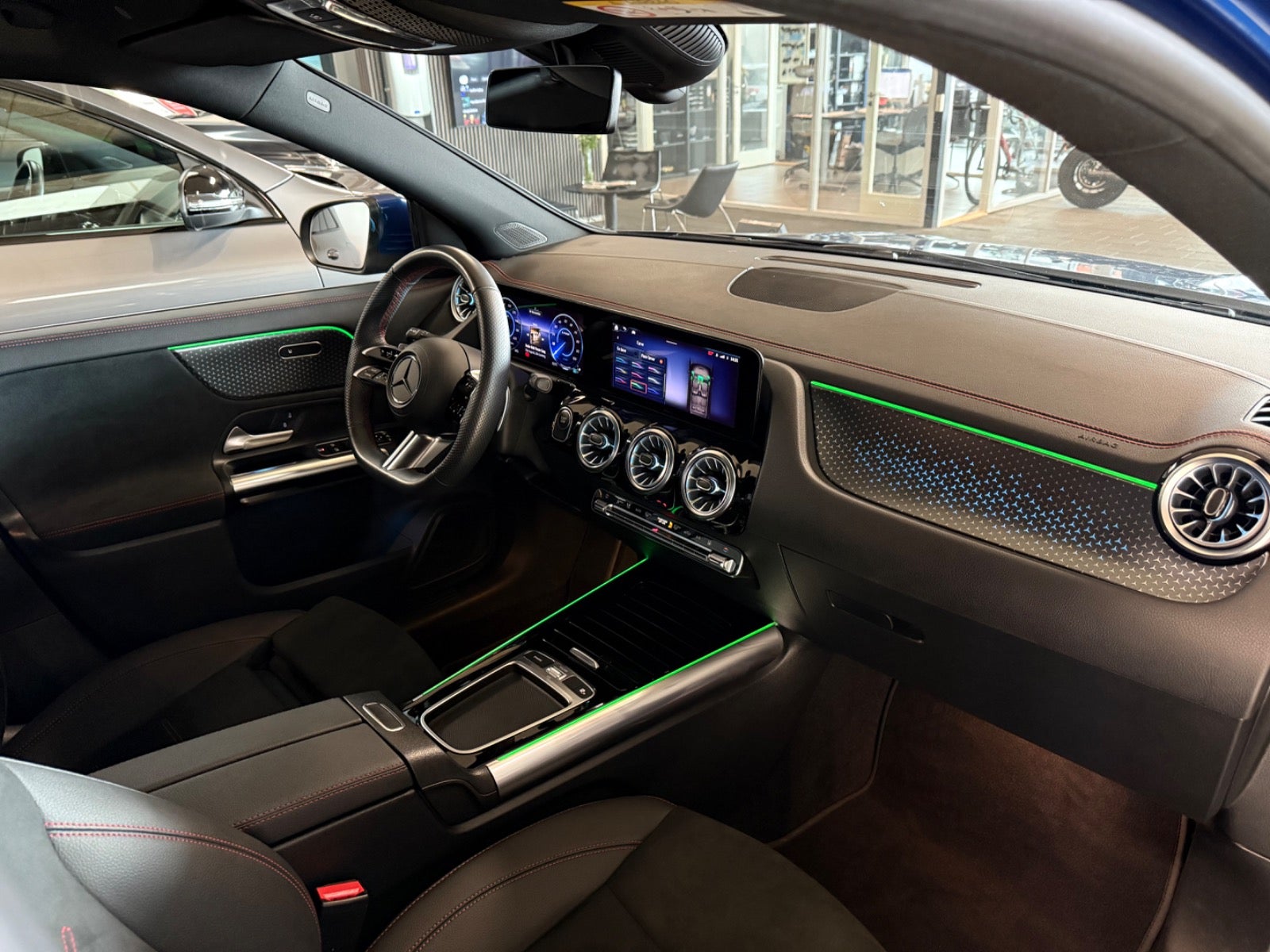 Billede af Mercedes EQA350  AMG Line 4Matic