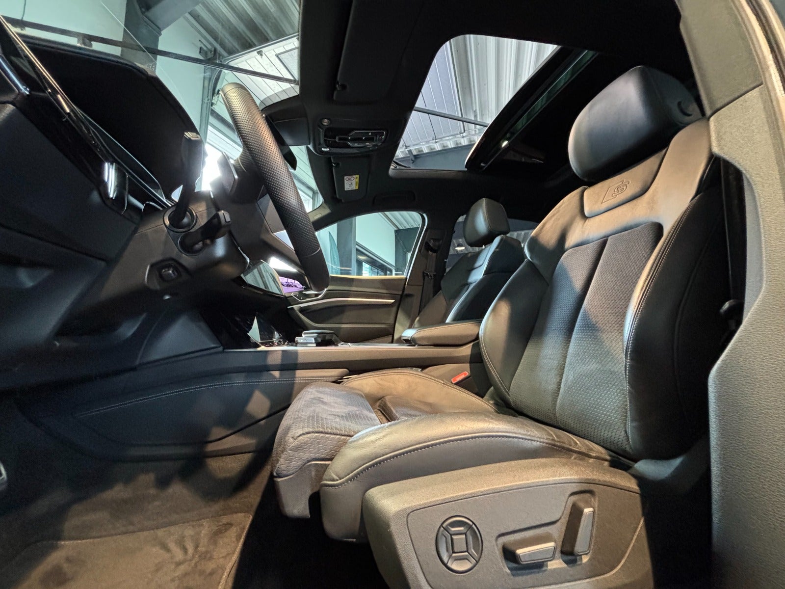Audi Q8 e-tron 55 S-line quattro 5d - 17