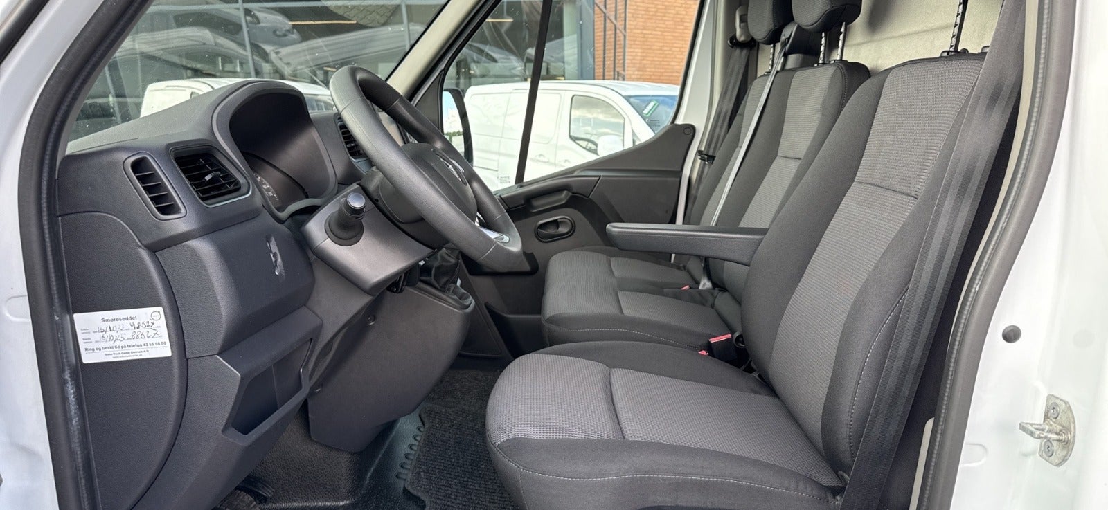 Billede af Renault Master IV T35 2,3 dCi 145 L3H2 Kassevogn RWD