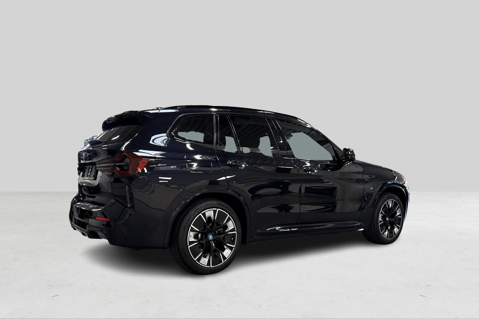 BMW iX3 Charged Plus M-Sport