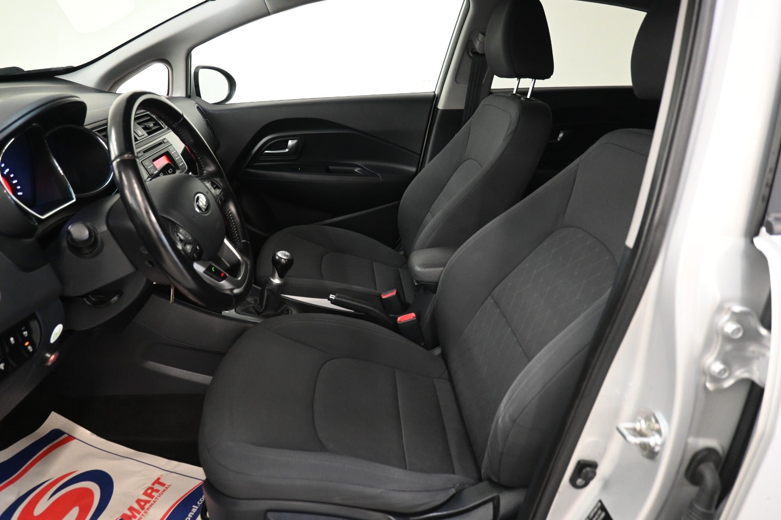 Kia Rio CVVT Attraction
