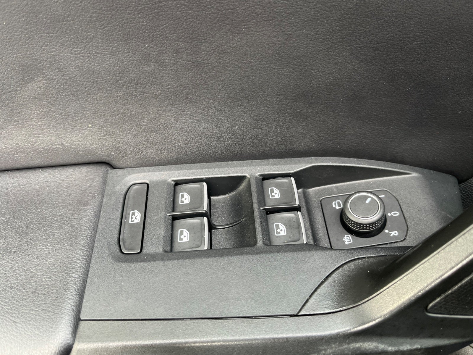 Billede af Seat Leon 1,5 eTSi 150 FR Sportstourer DSG