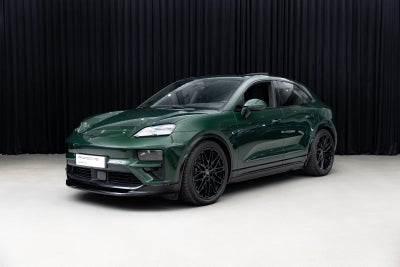 Porsche Macan Turbo   5d