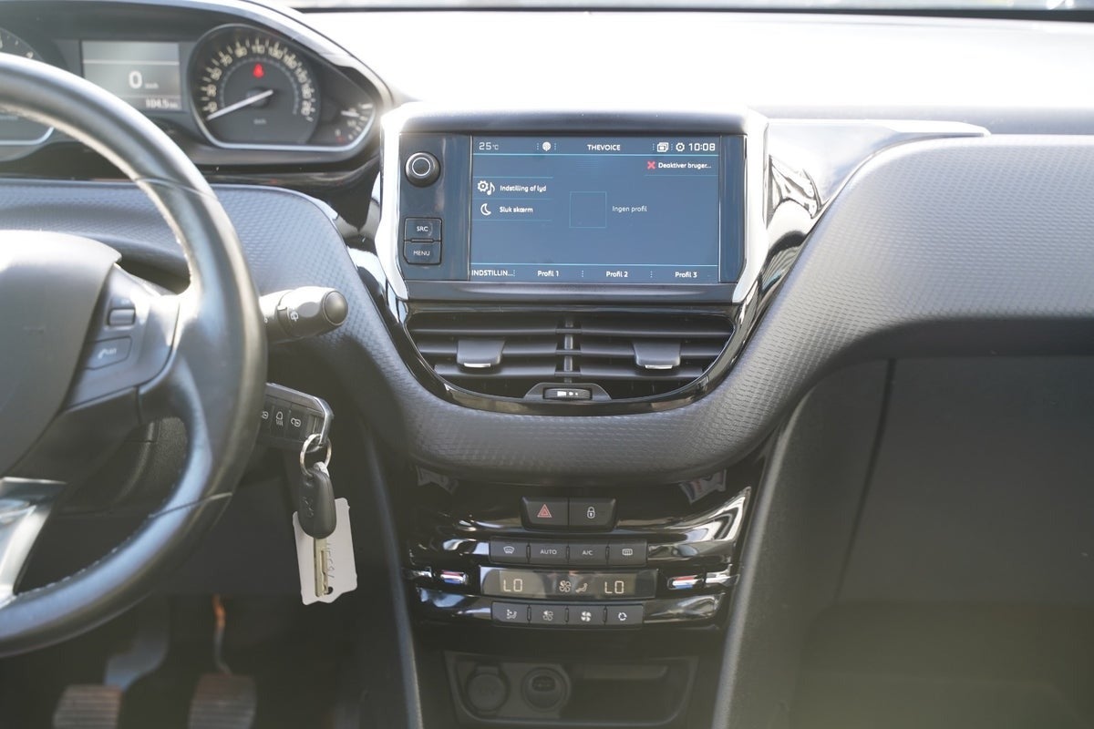 Billede af Peugeot 208 1,5 BlueHDi 100 Allure Sky