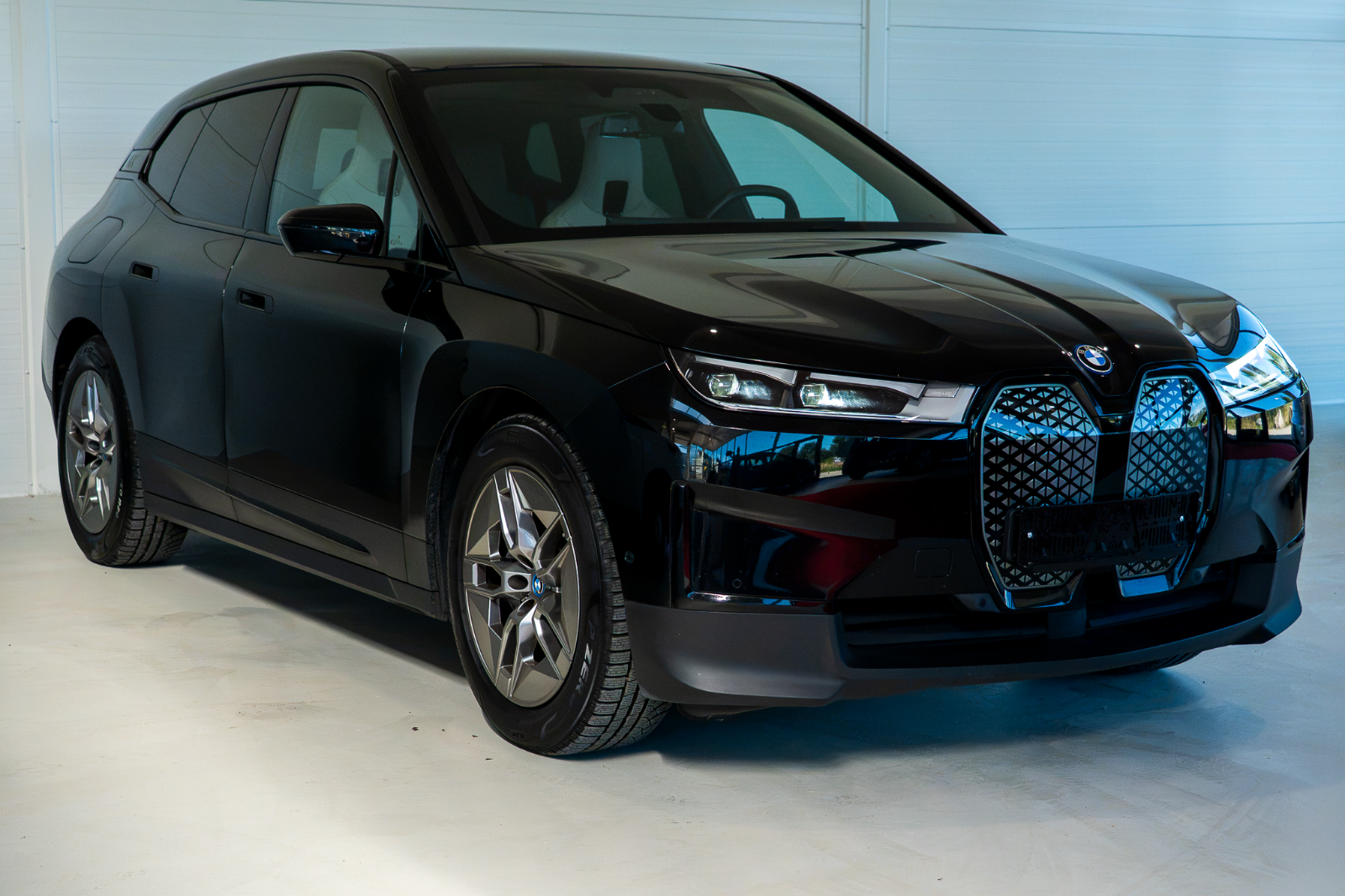 BMW iX