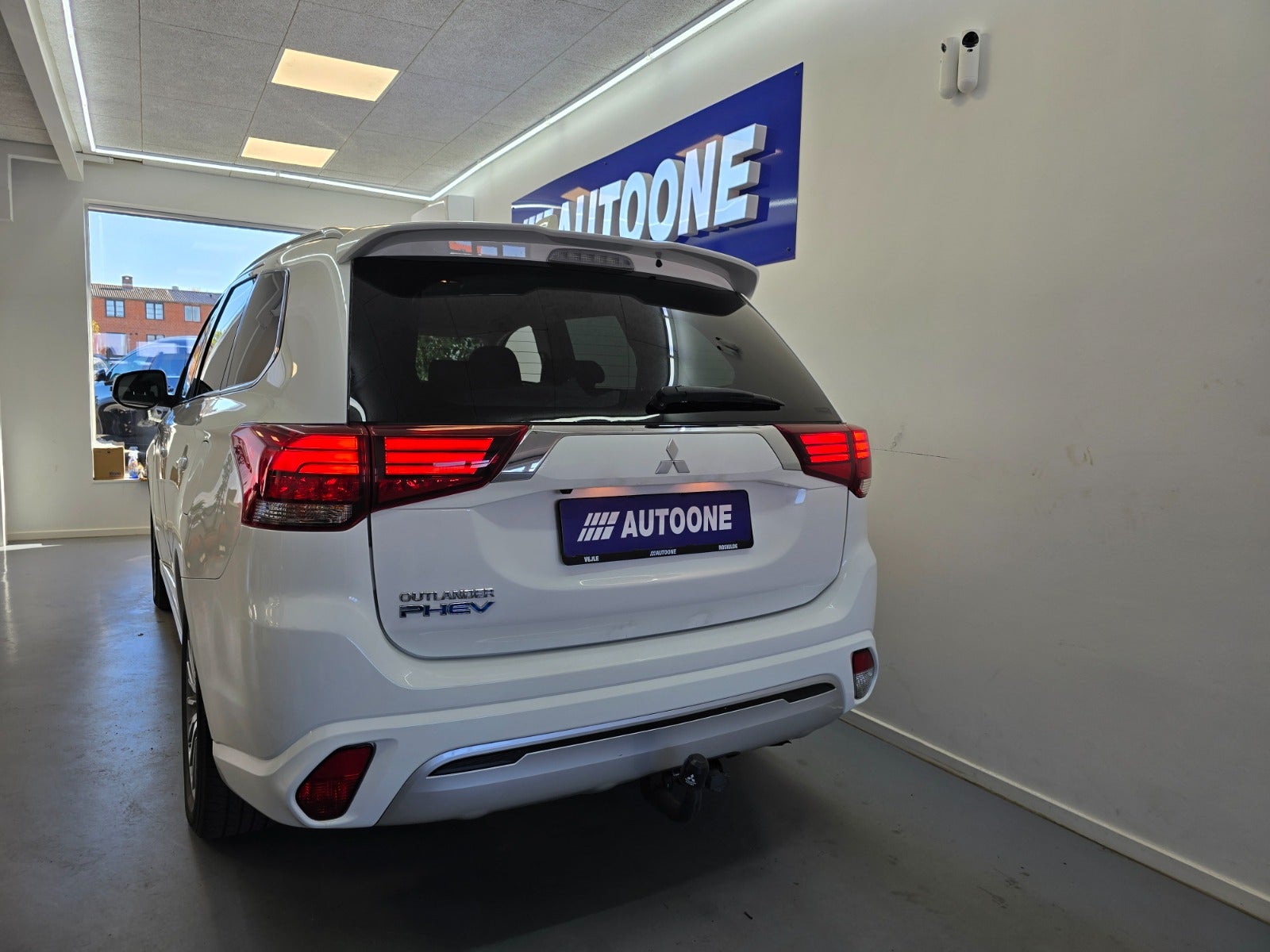 Billede af Mitsubishi Outlander 2,4 PHEV Inform+ CVT 4WD