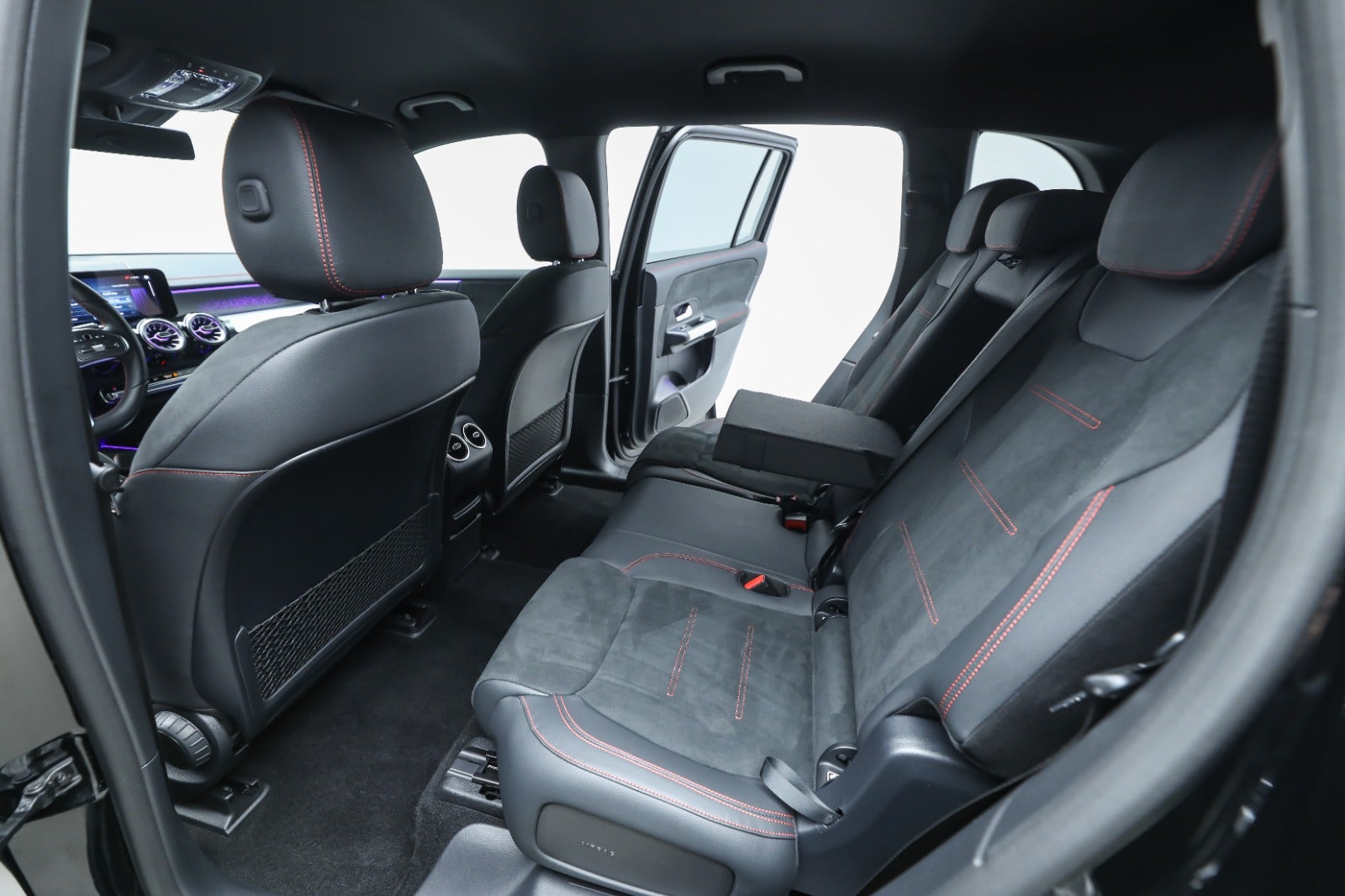 Mercedes-Benz EQB 350 (6/8)