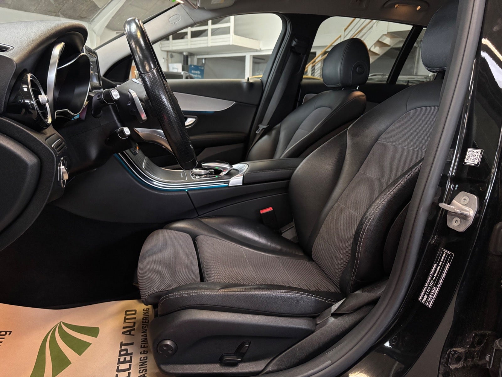 Mercedes C220 d AMG Line stc. aut.