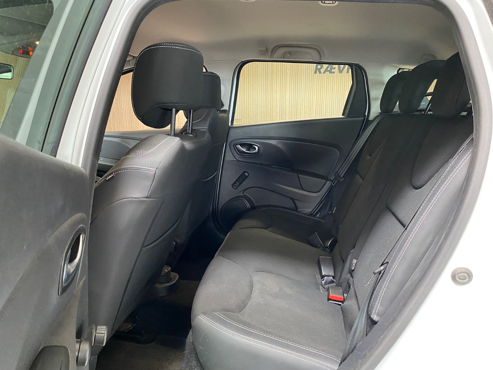 Renault Clio IV TCe 90 Zen Sport Tourer – 8