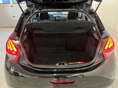 Peugeot 208 PureTech 82 Allure Sky