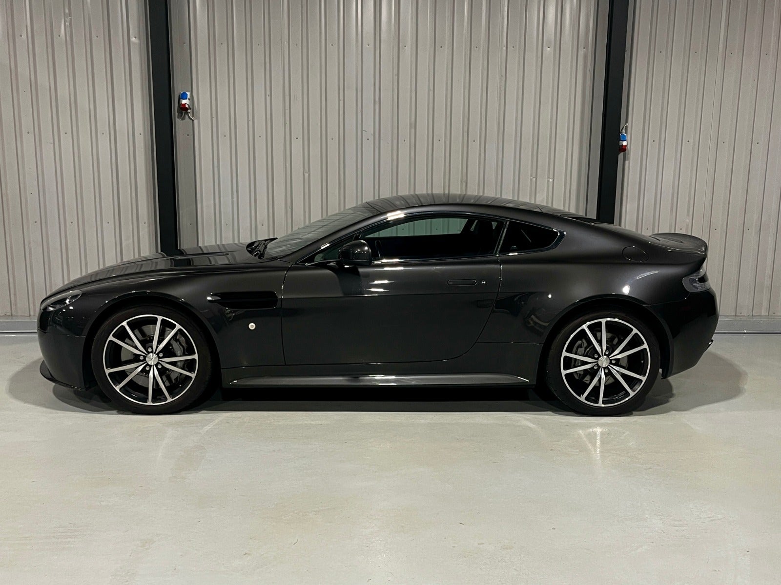 Aston Martin V8 Vantage S 2013