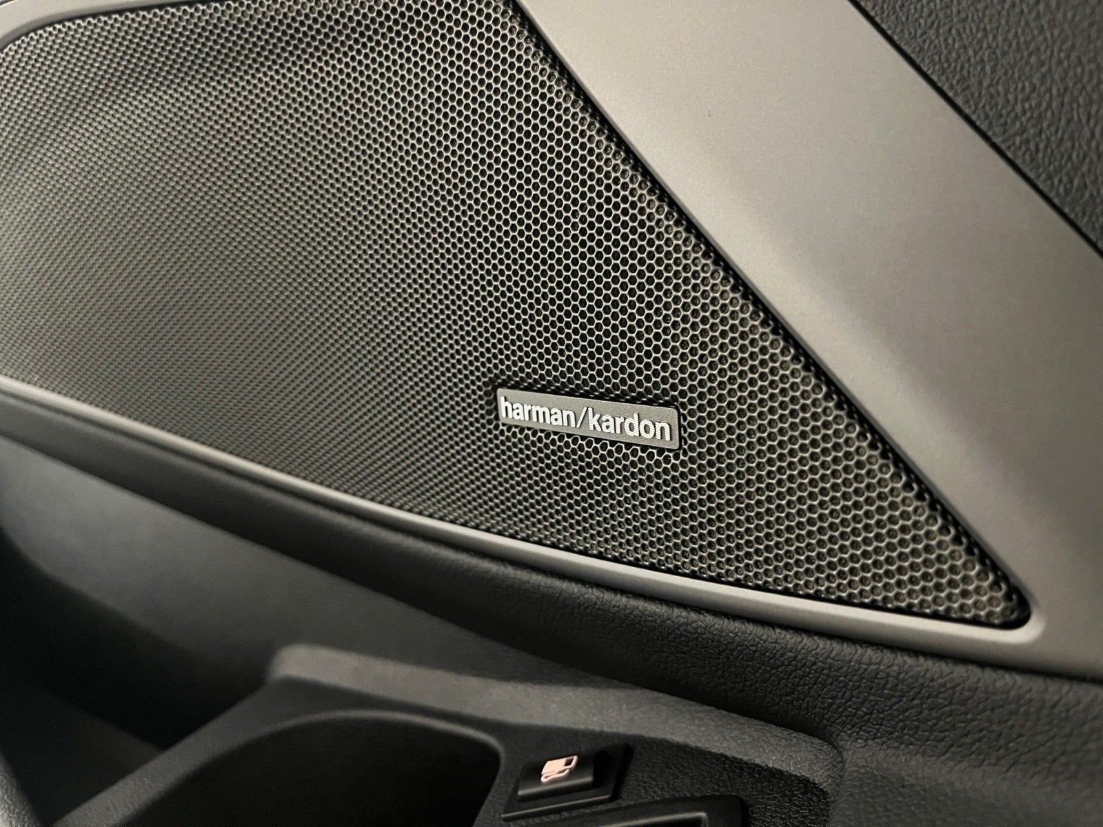 BMW 330e M-Sport aut.