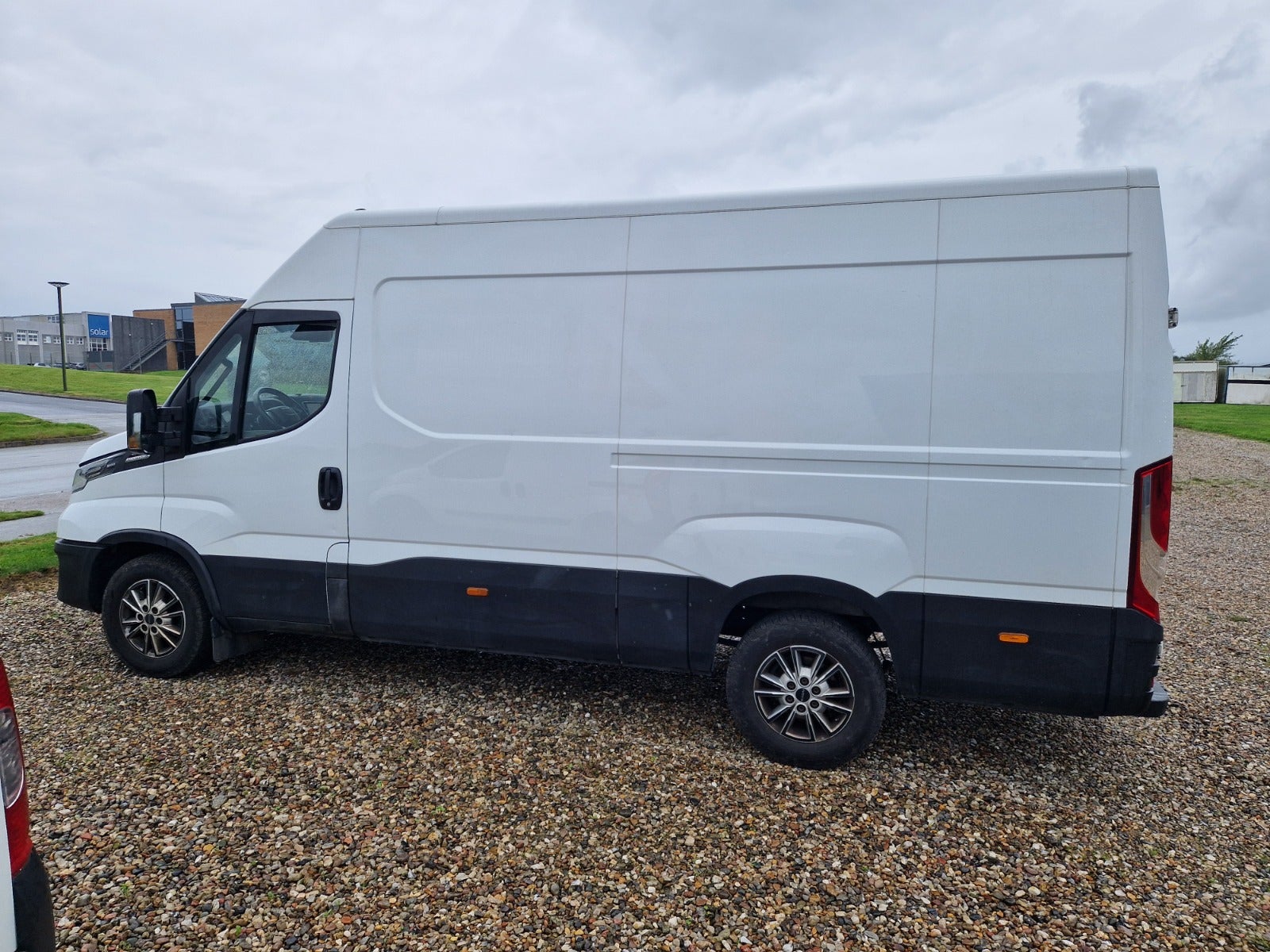 Billede af Iveco Daily 3,0 35S18 12m³ Van AG8
