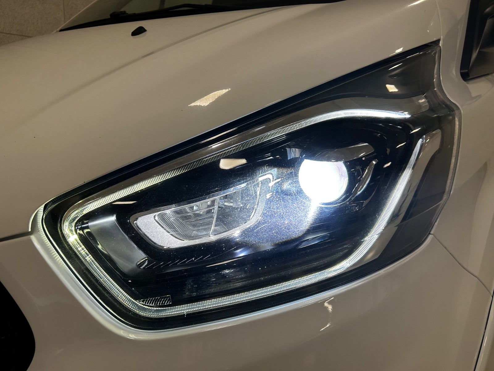 Billede af Ford Transit Custom 320L 2,0 TDCi 185 Sport