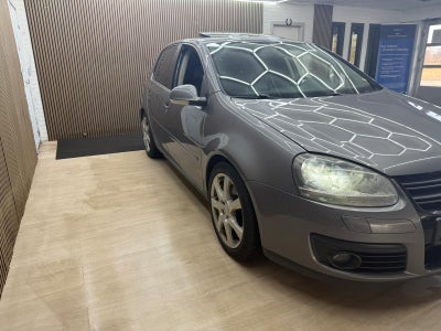 VW Golf V 2,0 TDi 140 Comfortline DSG 5d