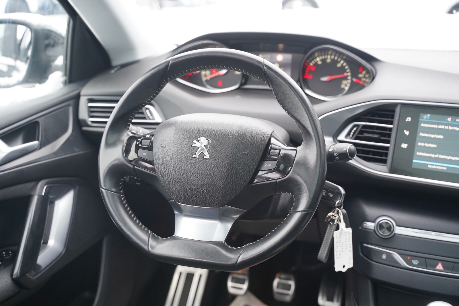 Billede af Peugeot 308 1,5 BlueHDi 130 Allure Sky SW