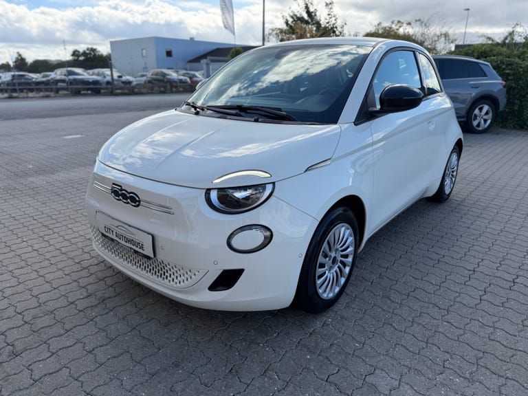 Fiat 500e Action