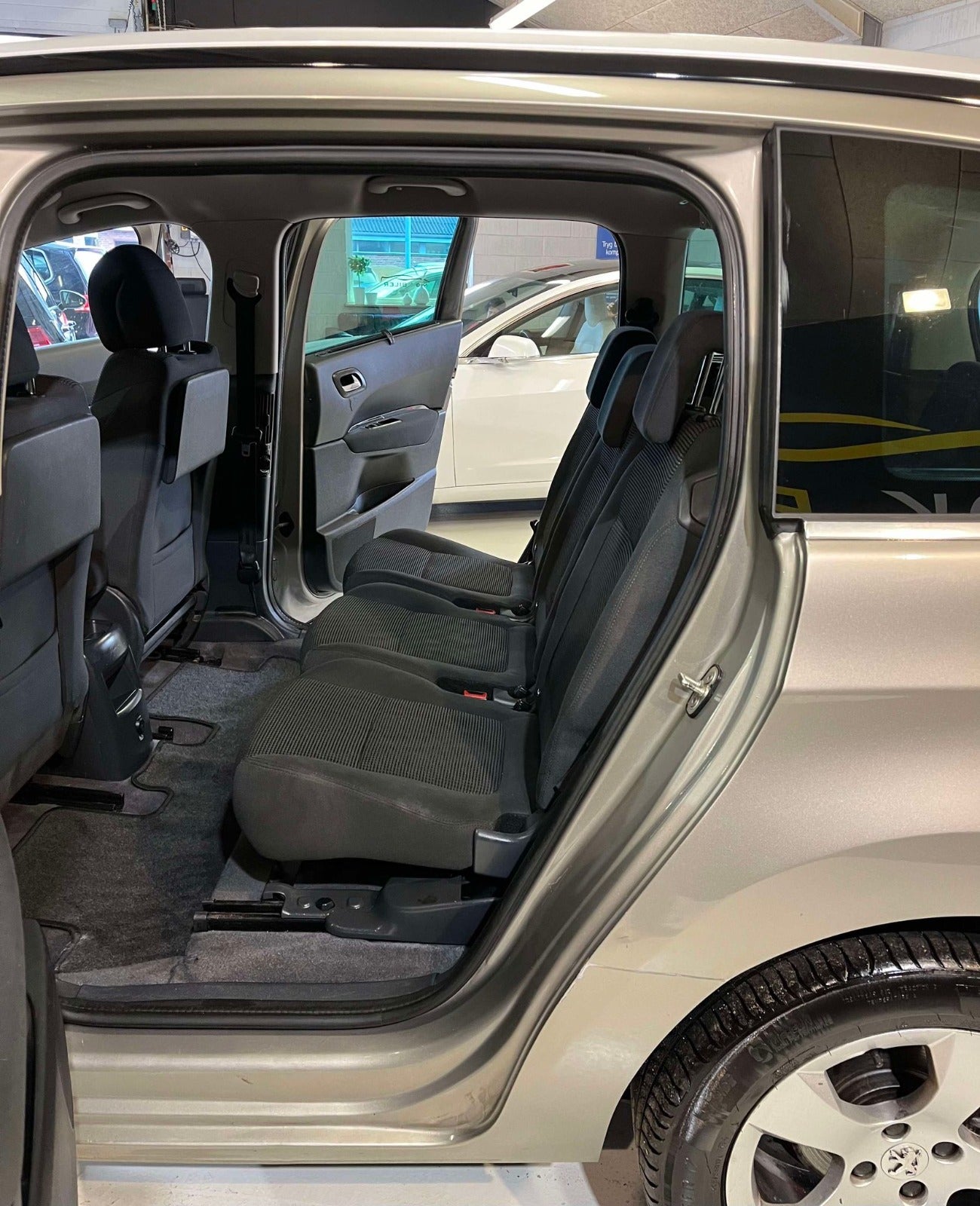Billede af Peugeot 5008 1,6 BlueHDi 120 Allure 7prs