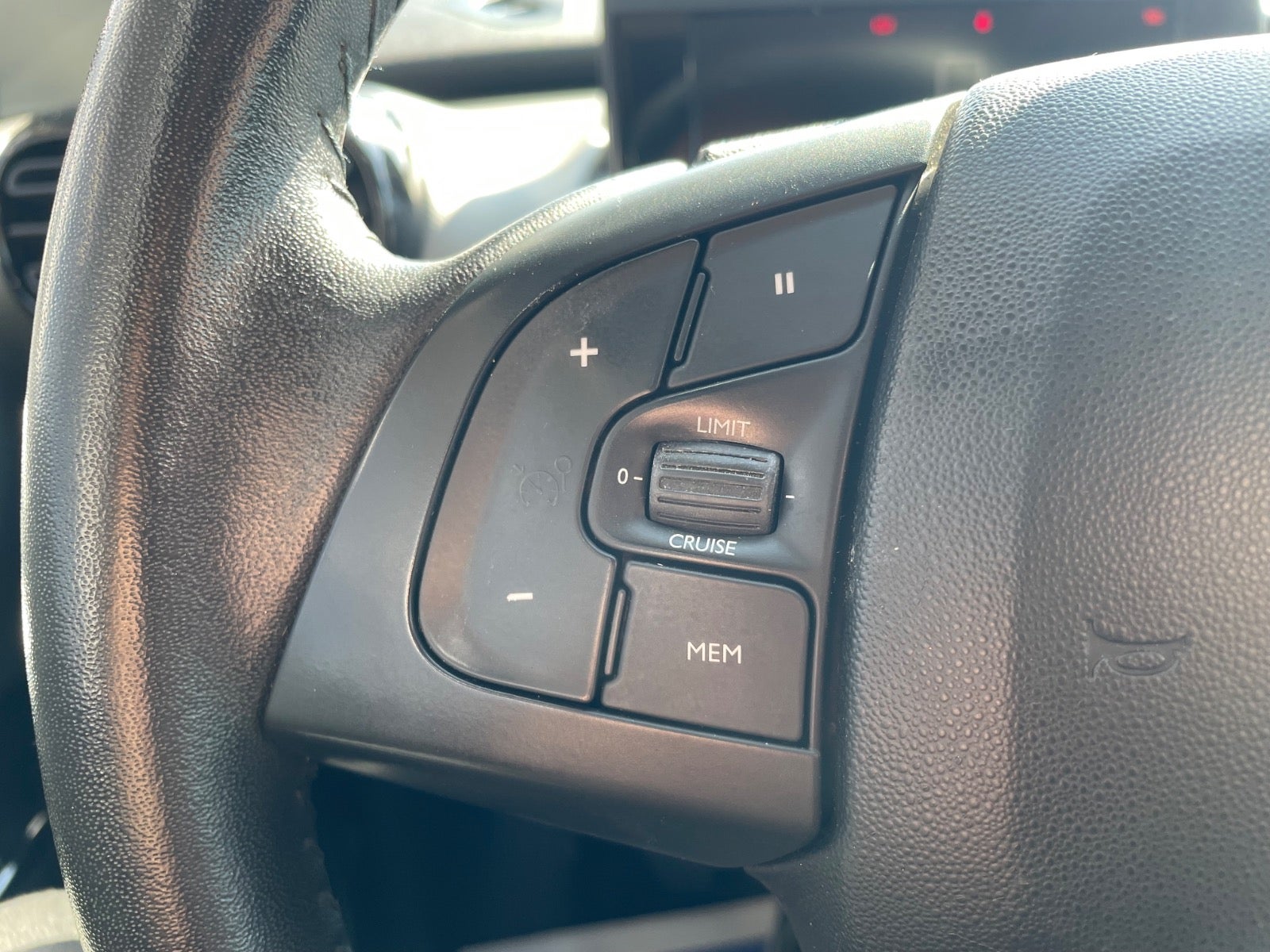 Billede af Citroën C4 Cactus 1,5 BlueHDi 100 Platinum LTD