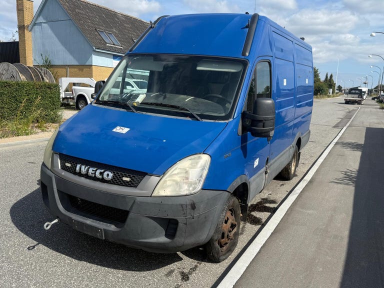 Iveco Daily 35C15 12m³ Van AG