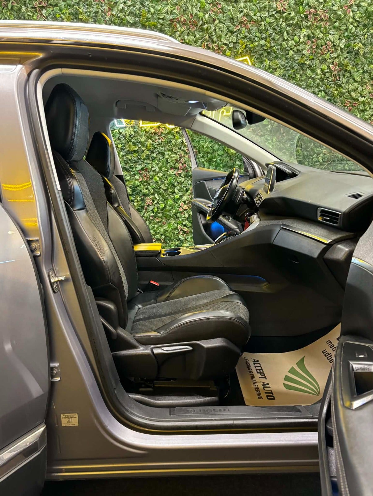 Billede af Peugeot 3008 1,2 e-THP 130 Active EAT6