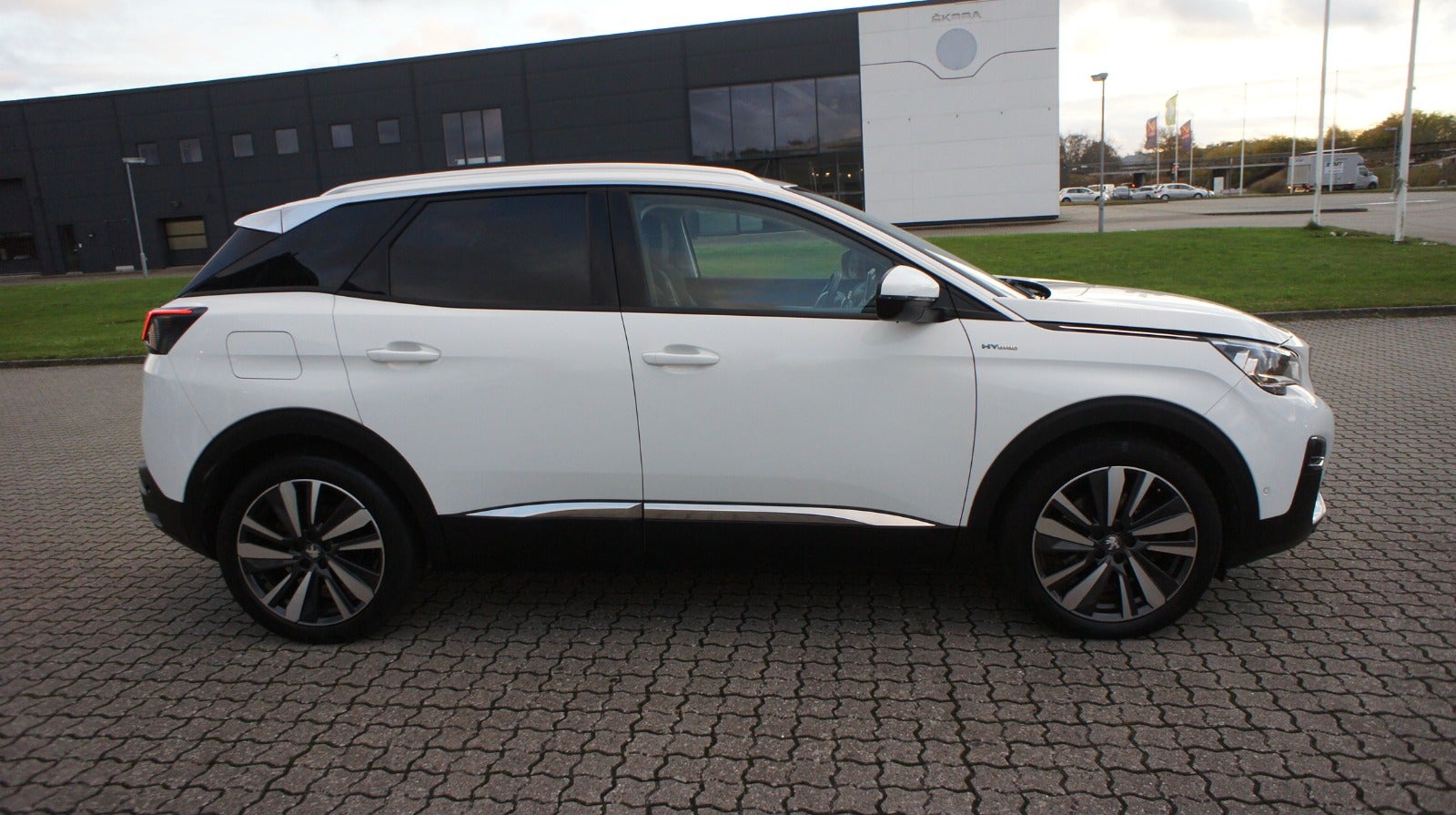 Peugeot 3008 Hybrid Allure LTD EAT8