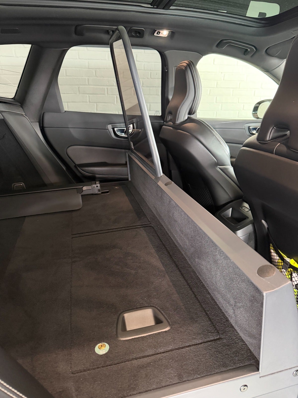 Billede af Volvo XC60 2,0 T8 ReCharge R-Design aut. AWD Van