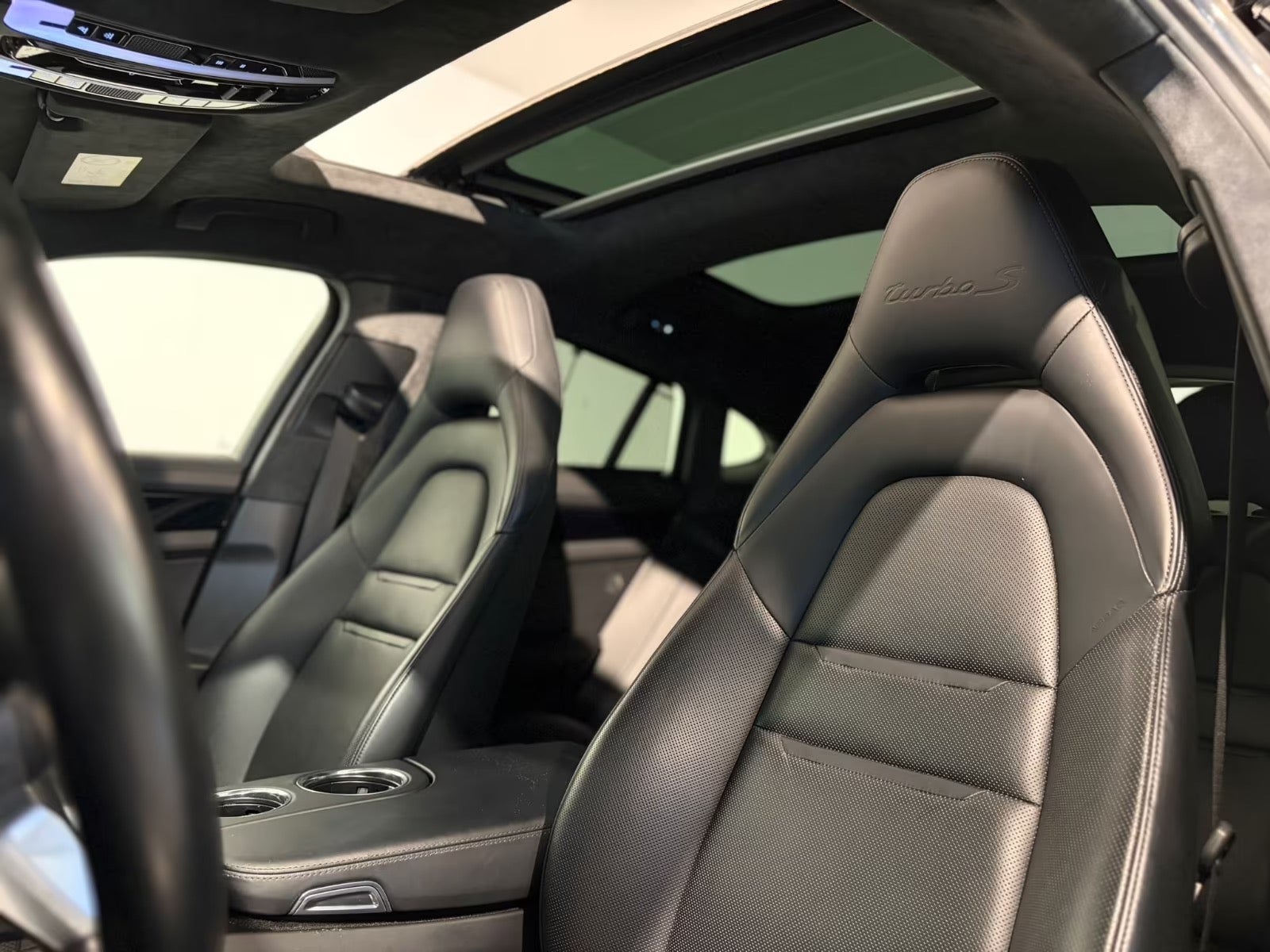 Porsche – Panamera Turbo S