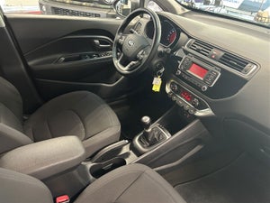 Kia Rio CVVT Limited