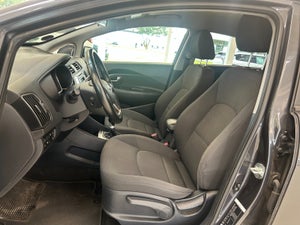 Kia Rio CVVT Attraction