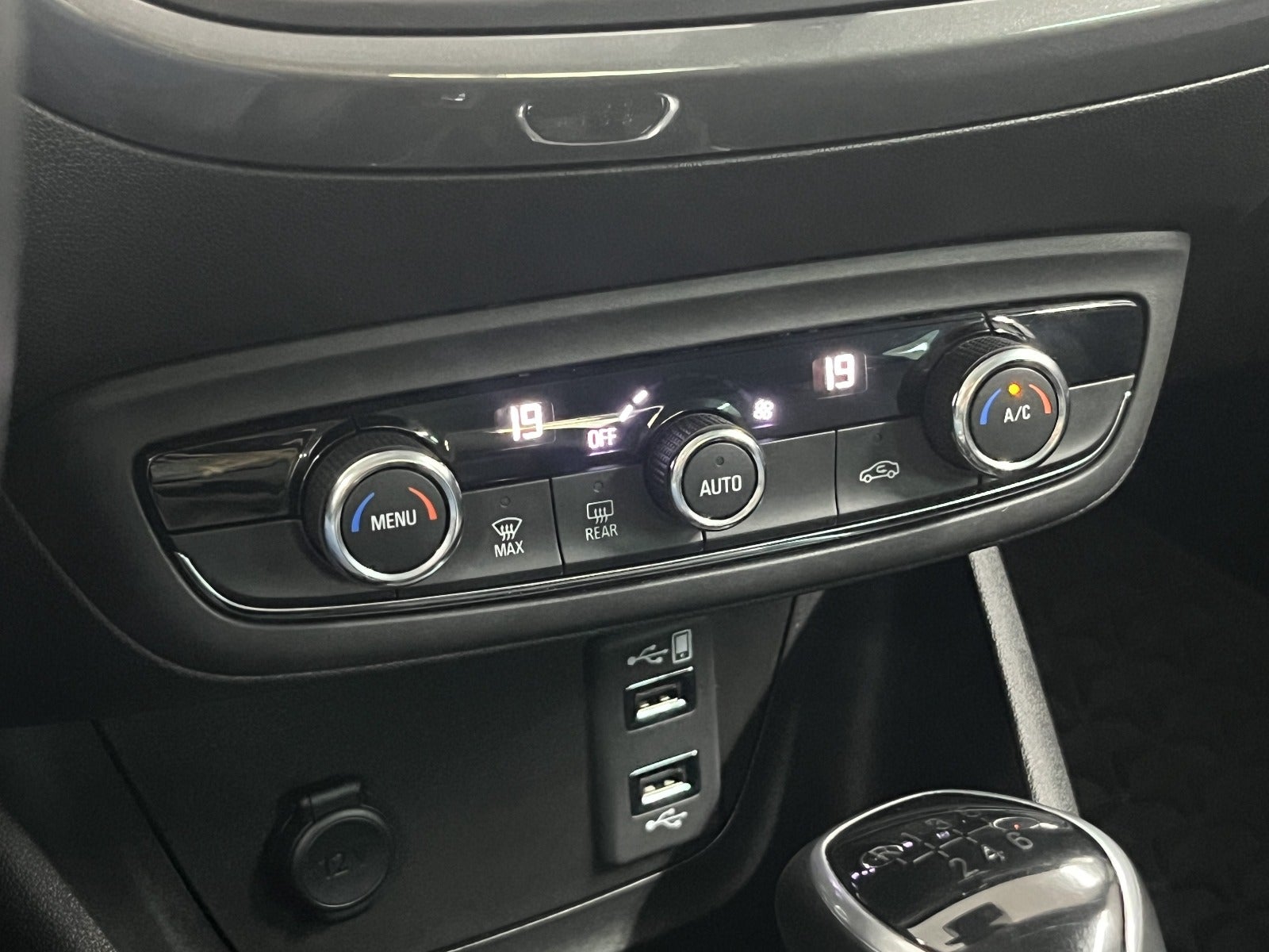 Billede af Opel Crossland 1,2 T 110 Sport