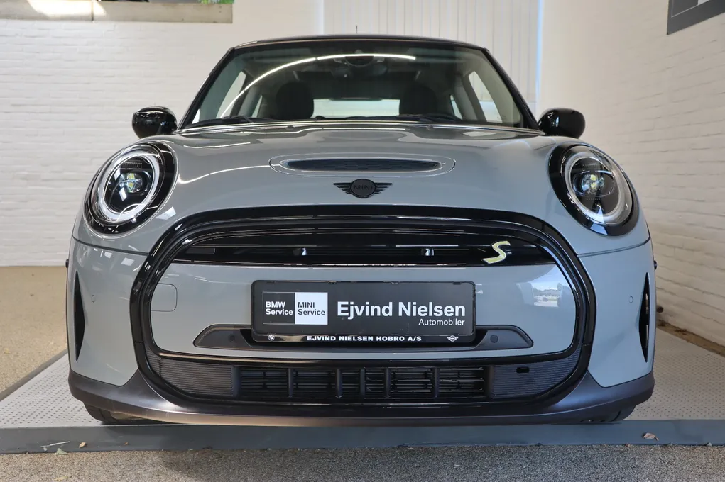 MINI Cooper SE Camden Edition