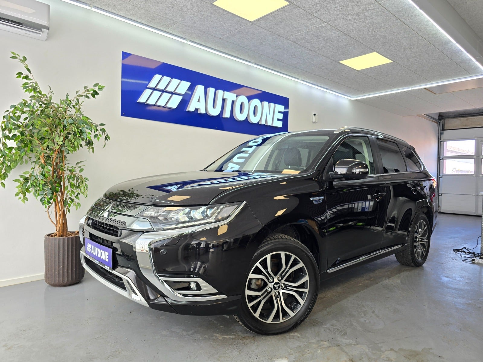Billede af Mitsubishi Outlander 2,4 PHEV Intro Edition CVT 4WD