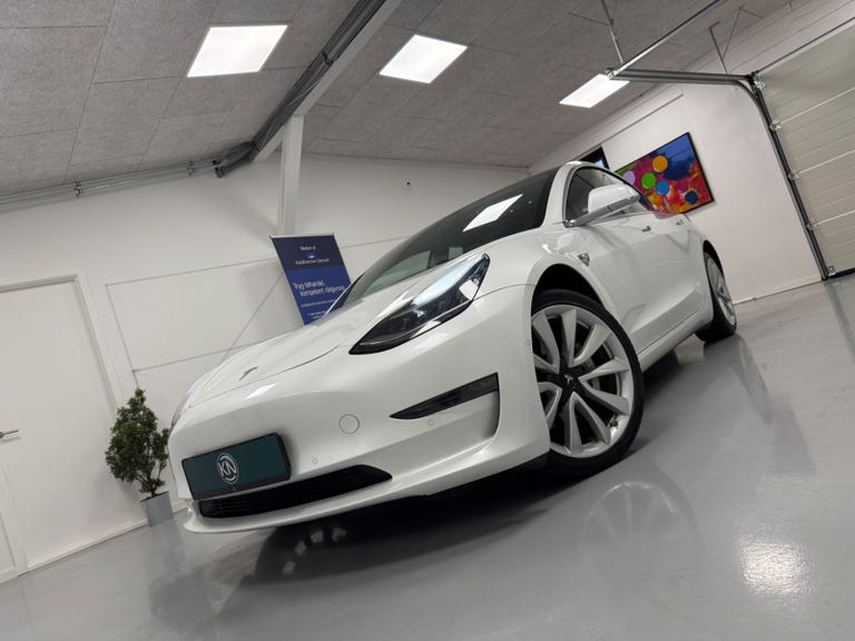 Tesla Model 3 Long Range AWD