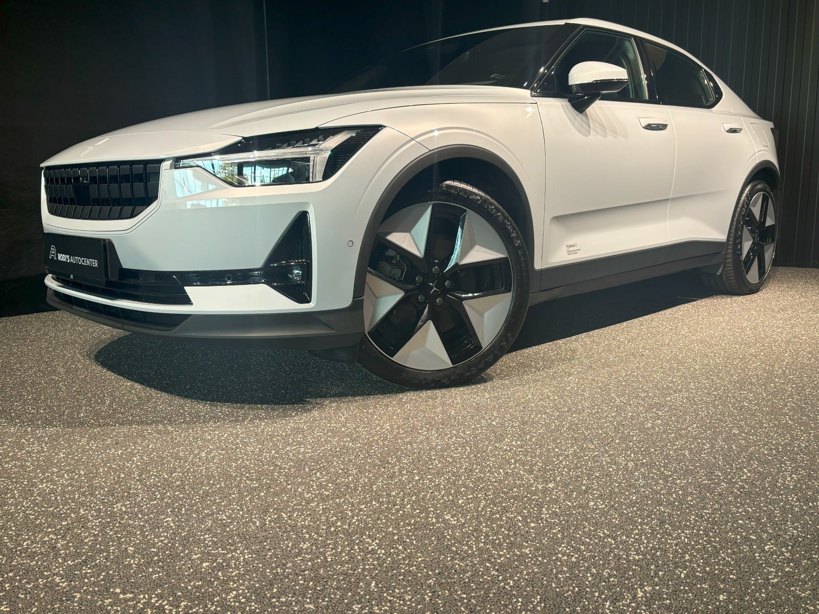 Polestar 2 2023