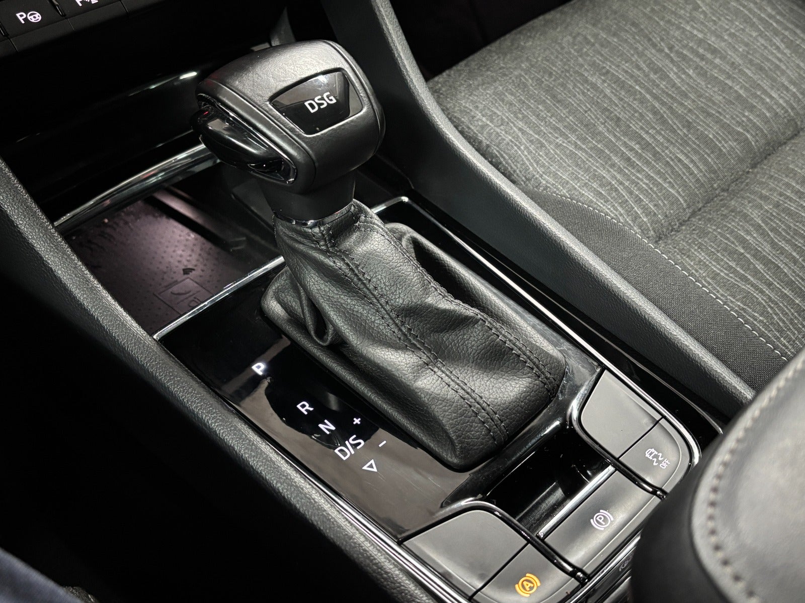 Billede af Skoda Karoq 1,5 TSi 150 Tour de France DSG