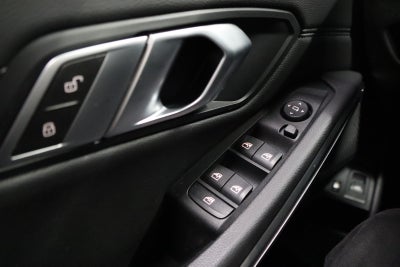 BMW 330e Touring Sport Line aut.