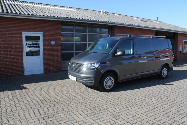 VW Transporter TDi 110 Kassevogn lang