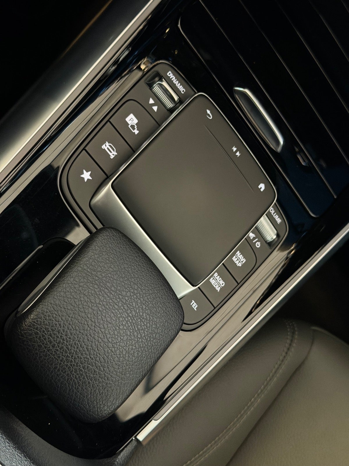 Mercedes EQA250 Electric Art