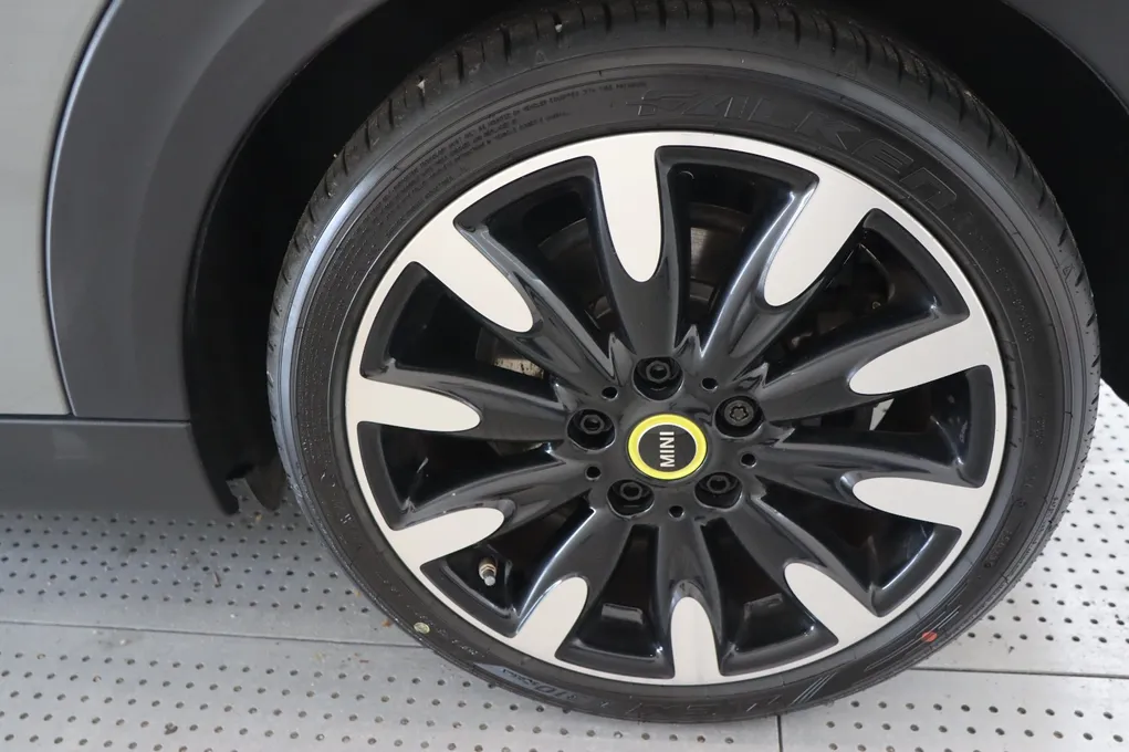 MINI Cooper SE Camden Edition