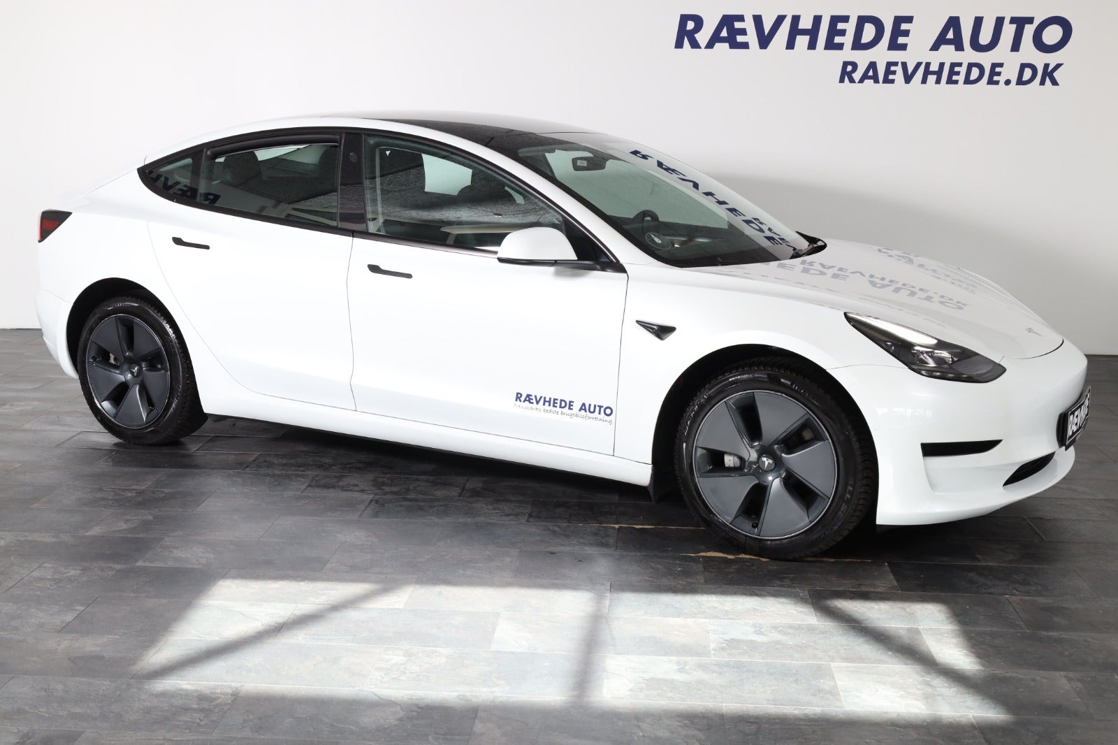 Billede af Tesla Model 3  Standard Range+ RWD