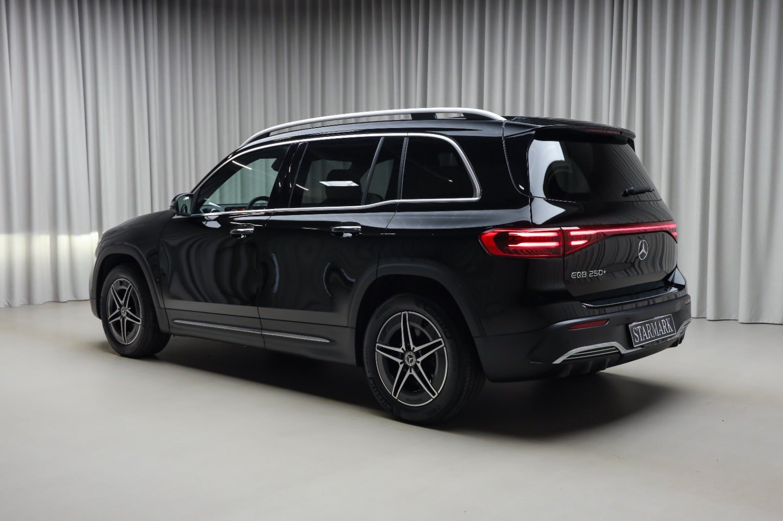 Mercedes-Benz EQB 250+ (3/8)