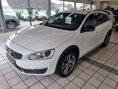 Volvo V60 CC 2,0 D3 150 Momentum 5d