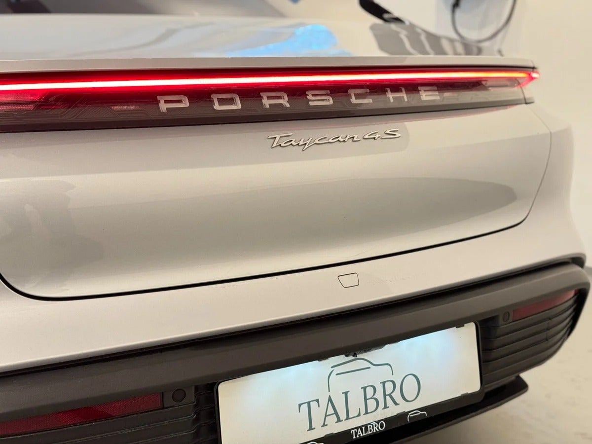 Porsche – Taycan 4S
