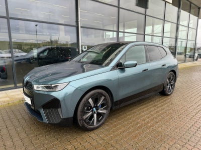 BMW iX  xDrive40 Fully Charged El 4x4 4x4 aut. Automatgear modelår 2024 km 7000 Blåmetal ABS airbag 