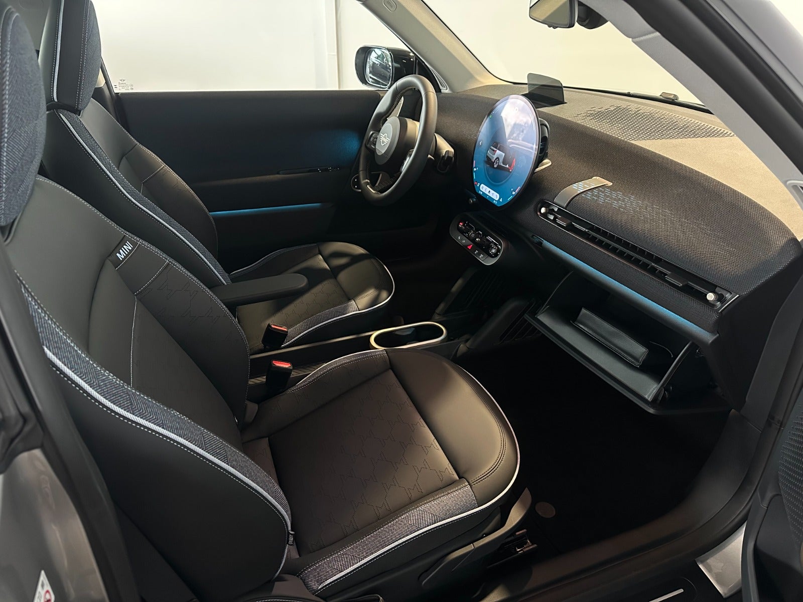 MINI Cooper E Classic Trim L 3d - 6