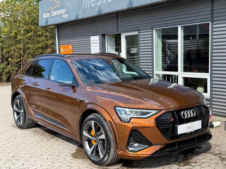 Audi e-tron S quattro