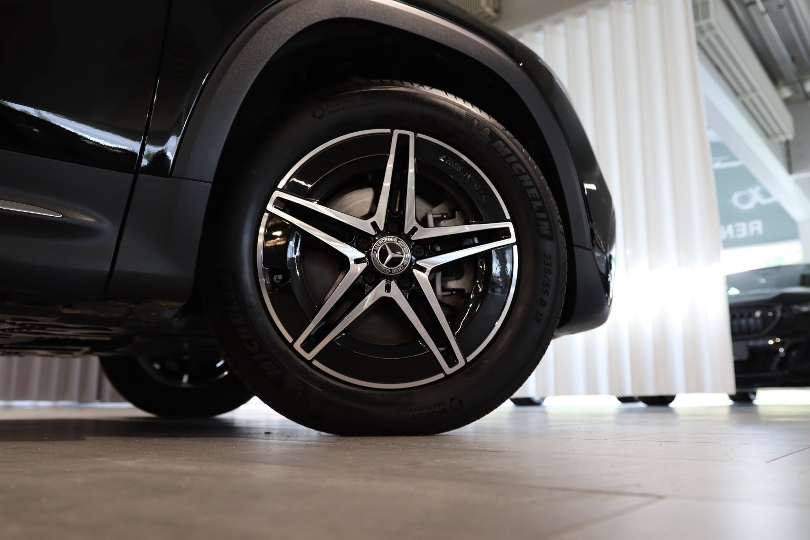 Billede af Mercedes EQB300  AMG Premium 4Matic