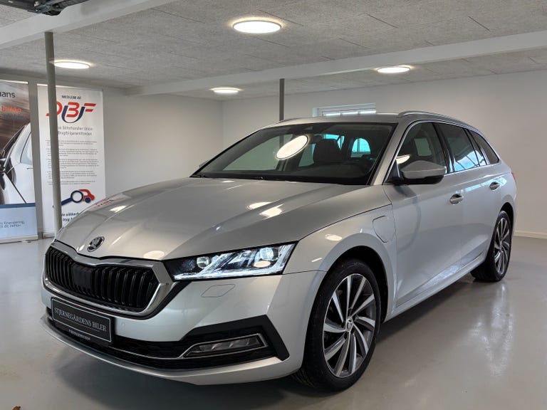 Skoda Octavia TSi iV Plus Combi DSG