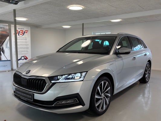 Skoda Octavia TSi iV Plus Combi DSG